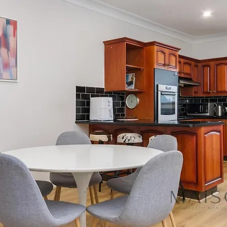 Home In Waratah Lambton Exterior photo